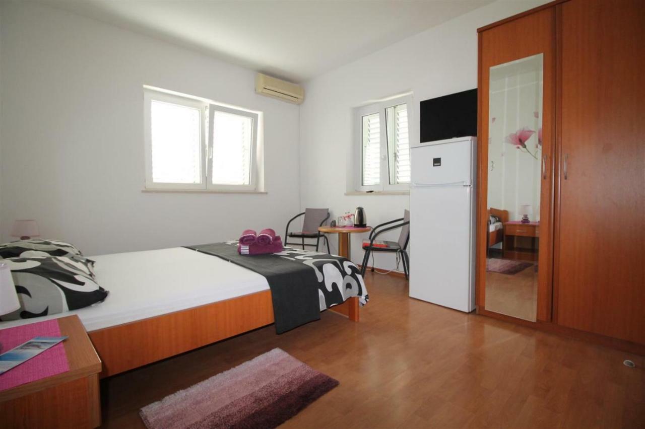 Private Accommodation Carevic Ragusa Esterno foto