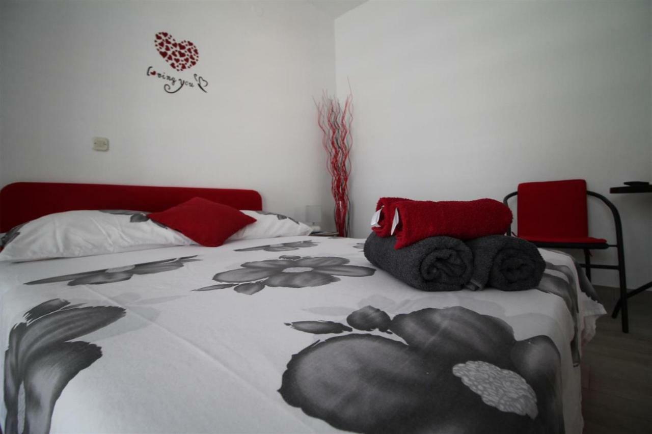 Private Accommodation Carevic Ragusa Esterno foto